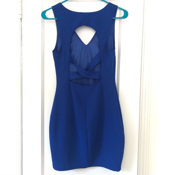 Textured Cross Back Bodycon Dress - Picture 2 of 3